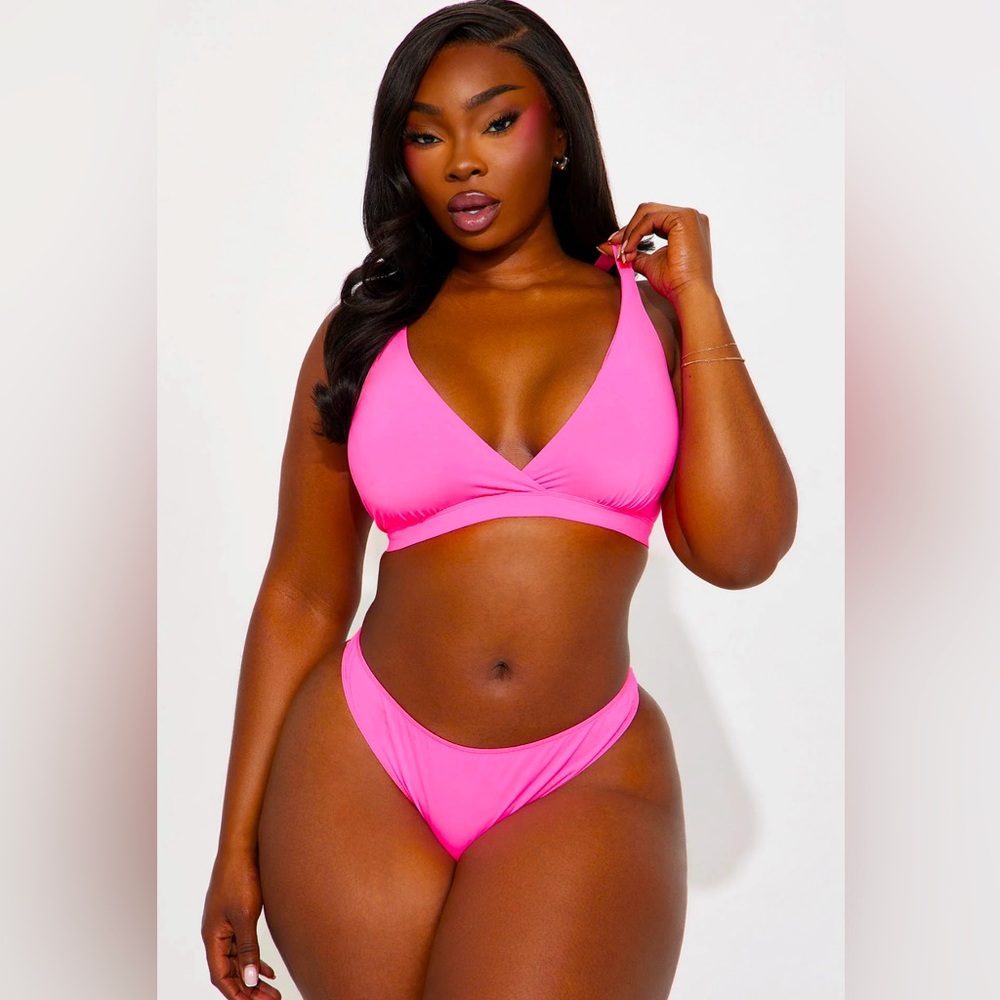 🆕Fashion Nova Hot Pink Bralette